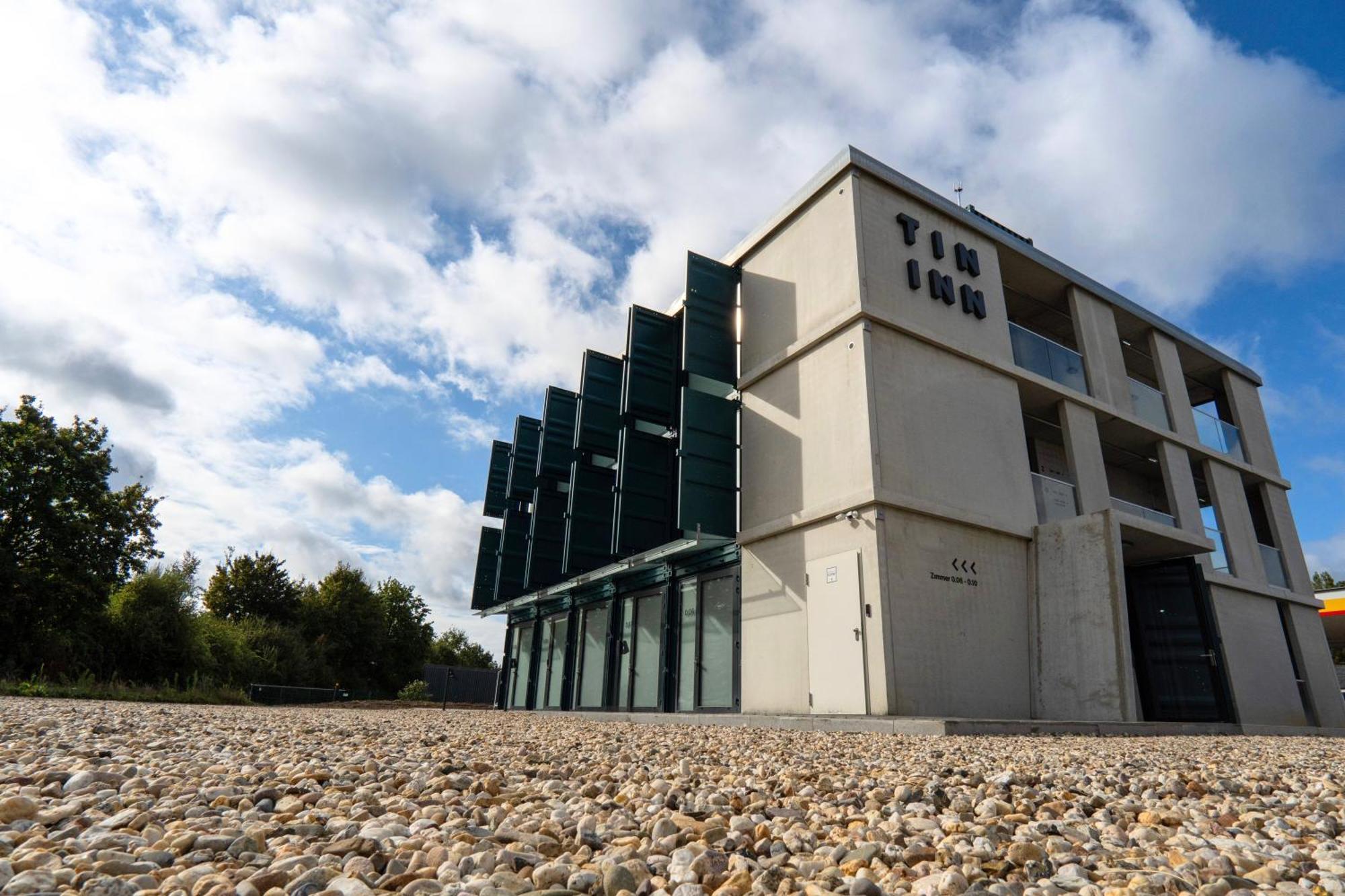 Tin Inn - Heinsberg - Das Hotel Aus Hochwertig Ausgebauten Ueberseecontainern Экстерьер фото